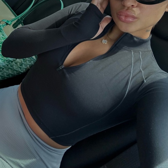 Oh Polly bo+tee soft active zip up crop top - Picture 2 of 3